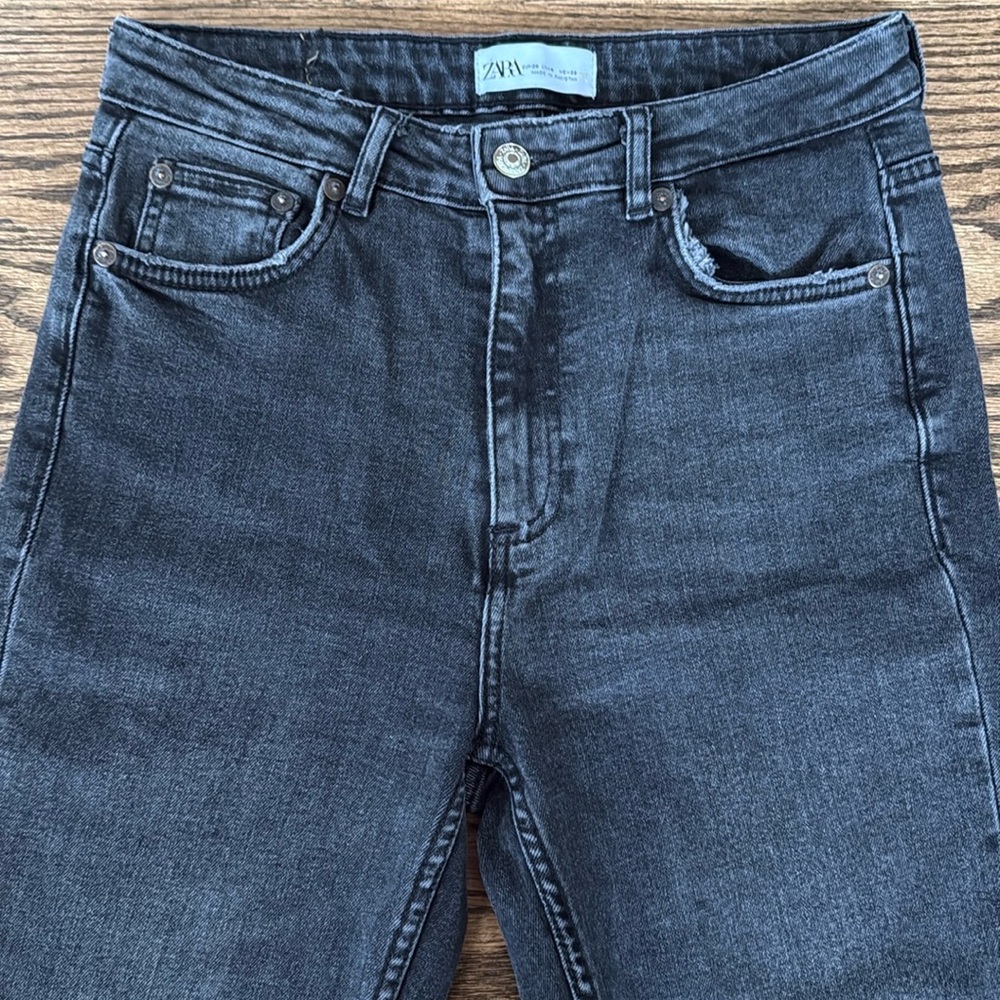Zara washed black split leg jeans size 28/6